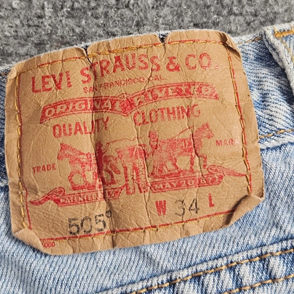 Levi's 505 Denim Shorts Mens W34 Light Wash Cutoff Raw Hem Vintage Casual Summer - Picture 3 of 8